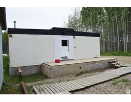 Kitchen - 455 Industrial Dr N, Red Earth Creek, AB T0G1X0 Photo 2