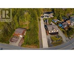338 Pacific Cres, Ucluelet, BC V0R3A0 Photo 2