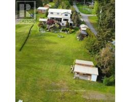 2303 Armour Rd, Powell River, BC V8A0H3 Photo 3
