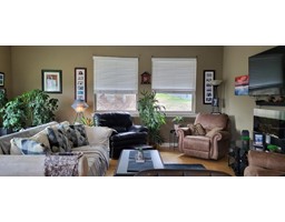 Living room - 2204 Black Hawk Drive, Sparwood, BC V0B2G2 Photo 2