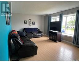 Living room - 521 Tiverton Avenue, Torquay, SK S0C2L0 Photo 3