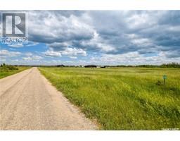24 Country Road, South Country Estates, SK S7C0A7 Photo 3