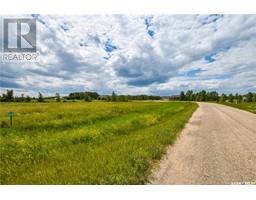 24 Country Road, South Country Estates, SK S7C0A7 Photo 2