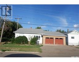Living room - 10 D Avenue, Willow Bunch, SK S0H4K0 Photo 2