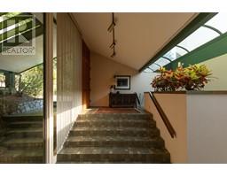 5375 Kew Cliff Road, West Vancouver, BC V7W1M3 Photo 6