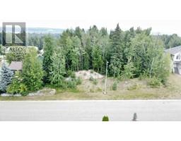 7802 St Mary Place, Prince George, BC V2N4K4 Photo 2