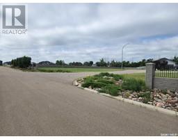14 Beggs Place, Weyburn, SK S4H3C1 Photo 3