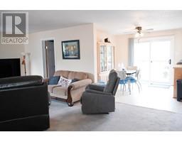 Living room - 1303 Bell Street, Clinton, BC V0K1K0 Photo 5