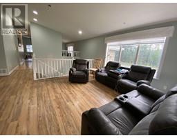 Living room - 868 Clare Crescent, Prince George, BC V2M7E3 Photo 4