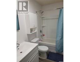 4pc Bathroom - 703 3rd Street E, Meadow Lake, SK S9X1H6 Photo 7