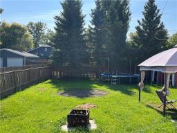Eat in kitchen - 15 Merrell Avenue, Dauphin, MB R7N0P3 Photo 4