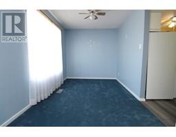 Bedroom 3 - 11 Grayling Crescent, Mackenzie, BC V0J2C0 Photo 6