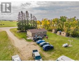 Living room - Horvath Acreage, Raymore, SK S0A3J0 Photo 2