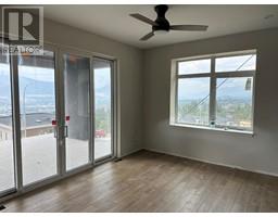 Primary Bedroom - 2752 Hawthorn Drive, Penticton, BC V2A0C2 Photo 6