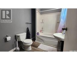 3pc Bathroom - 1232 106th Street, North Battleford, SK S9A1X2 Photo 6