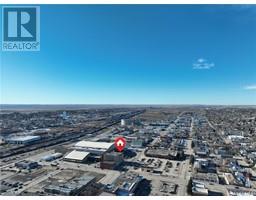 127 High Street W, Moose Jaw, SK S6H1S5 Photo 3