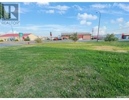 204 9th Avenue Nw, Swift Current, SK S9H1A7 Photo 3