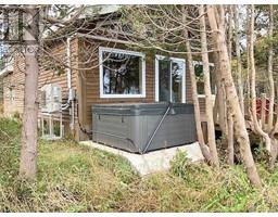 Bath (# pieces 1-6) - 9 Rue Paulin, Saintmariesaintraphael, NB E8T1T7 Photo 5