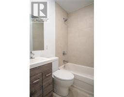 2pc Bathroom - 877 Millidge Avenue, Saint John, NB E2K2P2 Photo 7