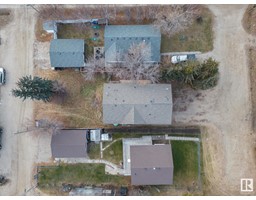 Primary Bedroom - 141 2 St, Rural Parkland County, AB T0E2B0 Photo 4
