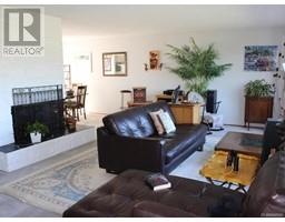 Living room - 190 Kelsey Way, Sayward, BC V0P1R0 Photo 7