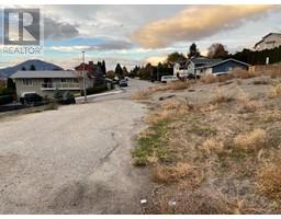 152 Greenwood Drive, Penticton, BC V2A8V7 Photo 7