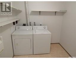 Laundry room - 302 311 1st Street W, Rosetown, SK S0L2V0 Photo 7