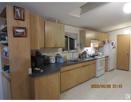 Kitchen - 55108 Range Road 151, Rural Yellowhead, AB T7E3Z3 Photo 3