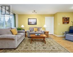 Living room - 11 1050 8th St, Courtenay, BC V9N4A5 Photo 7