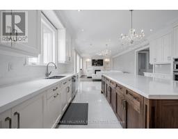 1092 Henley Rd, Mississauga, ON L4Y1E1 Photo 6