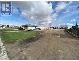 5122 5126 46 Street, Olds, AB T4H1A5 Photo 4