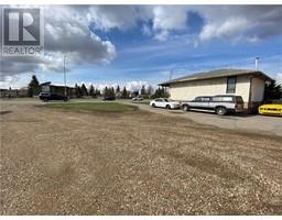 5122 5126 46 Street, Olds, AB T4H1A5 Photo 3