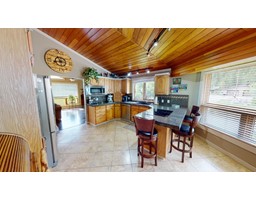 Kitchen - 3000 Balmer Drive, Elkford, BC V0B1H0 Photo 4