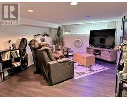 Living room - 90 Chapman Place, Kamloops, BC V2C4R2 Photo 5