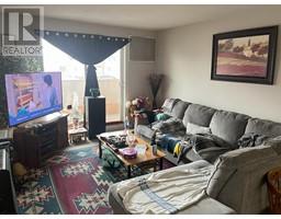 Living room - 19 1900 Tranquille Rd, Kamloops, BC V2B7V1 Photo 2