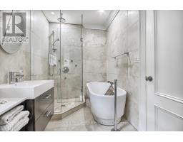 Bathroom - 40 Whitehall Rd, Toronto, ON M4W2C6 Photo 6