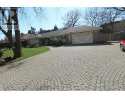 2424 Bayview Ave, Toronto, ON M2L1A3 Photo 2