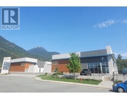 105 1101 Commercial Place, Squamish, BC V0N3G0 Photo 2