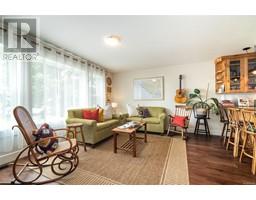 Great room - 659 Petersen Rd, Campbell River, BC V9W3H6 Photo 5