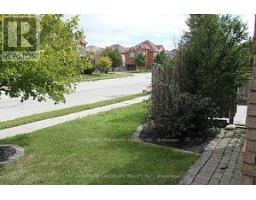 Family room - 89 William Booth Ave, Newmarket, ON L3X3B1 Photo 4