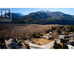 1583 Eagle Run Drive, Squamish, BC V0N1H0 Photo 3