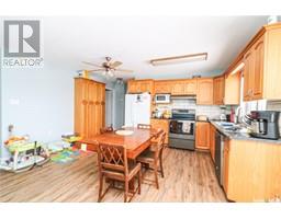 Kitchen - 103 30 Russell Drive, Yorkton, SK S3N4C6 Photo 2