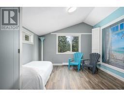 Primary Bedroom - 4310 Hullcar Road, Armstrong, BC V0E1B4 Photo 7