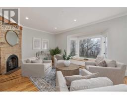 Living room - 2 Black Forest Lane, Oro Medonte, ON L0L2L0 Photo 4