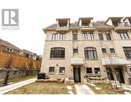 66 40 Lunar Crescent, Image 2