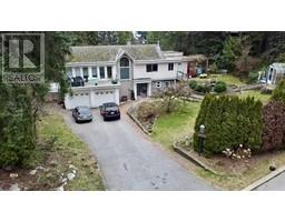 4621 Woodburn Place, West Vancouver, BC V7S2W8 Photo 2