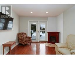 Living room - 2539 Elston Drive, Kamloops, BC V2B6X2 Photo 7