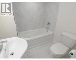 Bathroom - 16 Wilsongary Circ, Ajax, ON L1T0G7 Photo 5