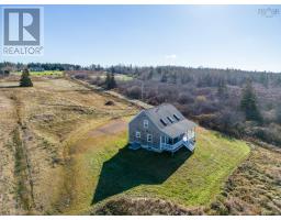 Bath (# pieces 1-6) - 885 Fort Point Road, Ashmore, NS B0W3T0 Photo 7
