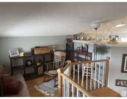 Family room - 13639 129 Ave Nw, Edmonton, AB T5L5C5 Photo 4